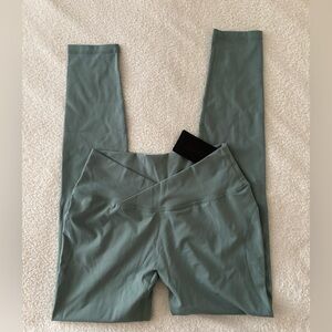 NWT Alphalete Green Performance Leggings with Wide Waistband